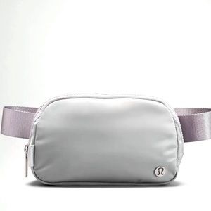 Lululemon Everywhere Belt Bag *Silver Drop* NWT